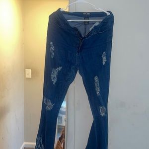 Ripped fashion jeans